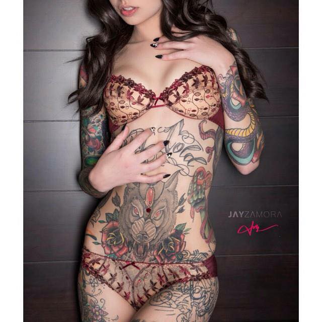 CHARME - Les plus belles femmes sont tatouées... - Page 13 11149411