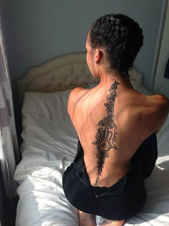 CHARME - Les plus belles femmes sont tatouées... - Page 16 854d5c10