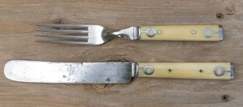 ANTIQUE AMERICAN CUTLERY CO KNIFE & FORK SET  00211