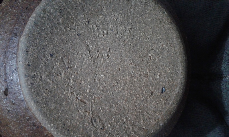 Large and heavily textured jar 14957011