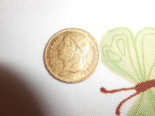 mes monnaie gauloise et une fusaiole + 2 romaine et un bonus Dscn0210