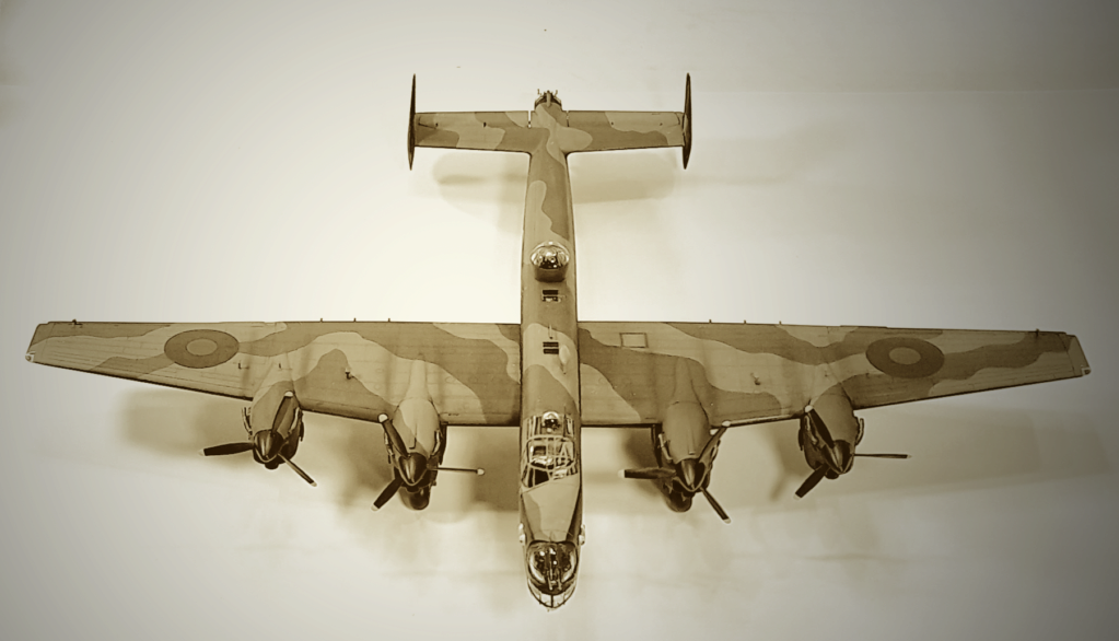 [REVELL] 1/72 - Handley Page Halifax B Mk II - pilote Denis BLUM Capt2297