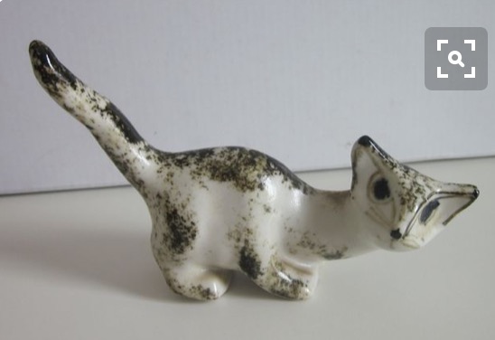 Stylised pottery cat - Parkinson? Reychan? Img_6810