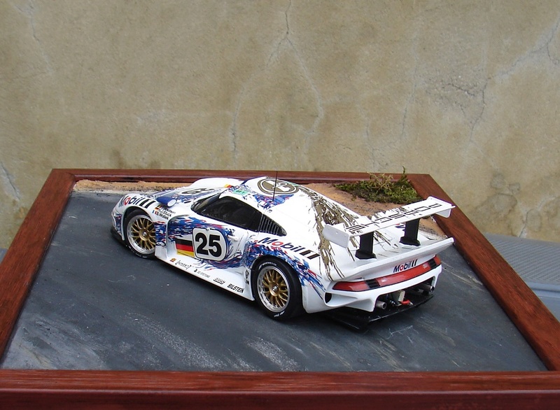 Porsche 911 GT1 WIF Gulf Team - Page 2 Dsc01035