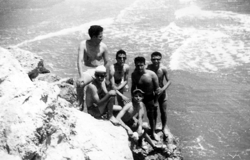El Sr. Mascarell con unos amigos, entre 1957 a 1970 1012
