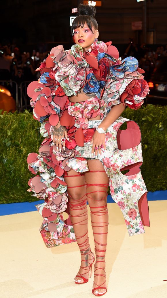 Rihanna Met gala dress: The singer's 3D Dress completey won the night! 63629210