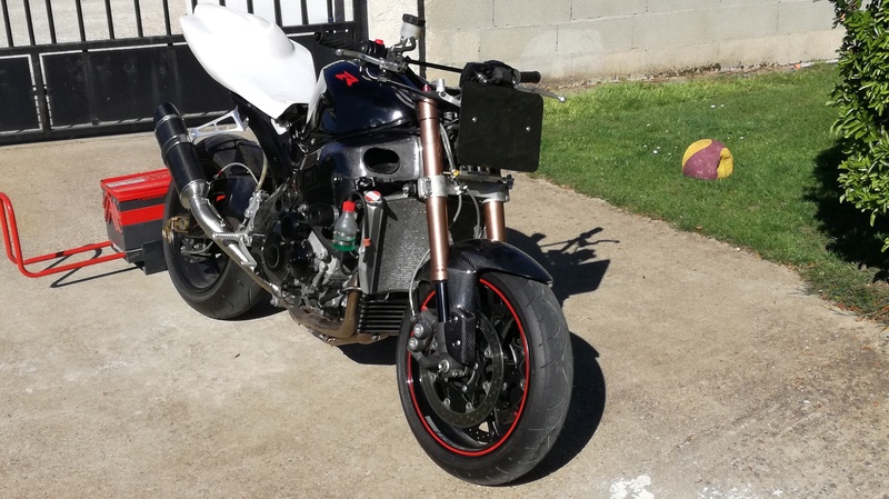 transformation 1000 gsxr k6 pour la piste Img_2010