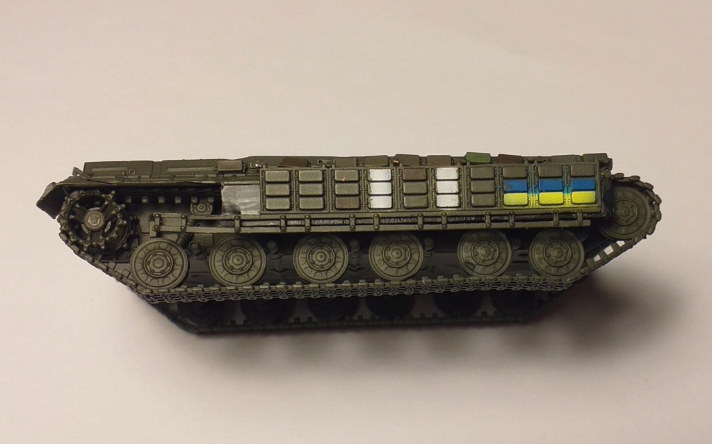 * 1/72    T-64 BV      Modelcollect  20211075