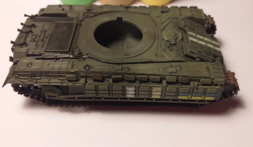 * 1/72    T-64 BV      Modelcollect  20211081