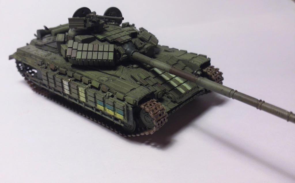 * 1/72    T-64 BV      Modelcollect  20211083