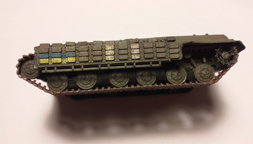 * 1/72    T-64 BV      Modelcollect  20211088