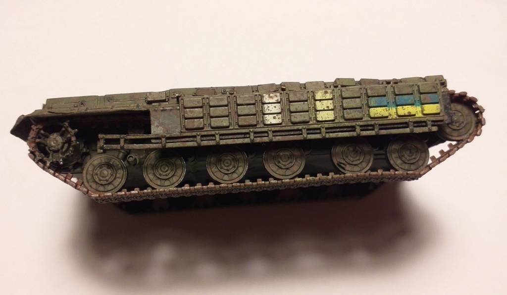 * 1/72    T-64 BV      Modelcollect  20211089