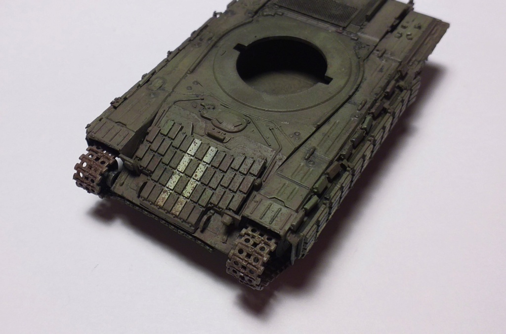 * 1/72    T-64 BV      Modelcollect  20211090