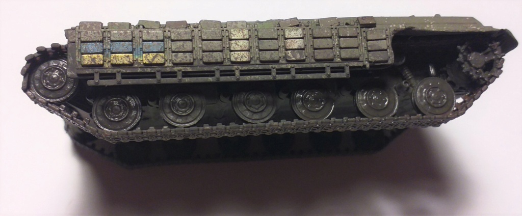 * 1/72    T-64 BV      Modelcollect  20211095