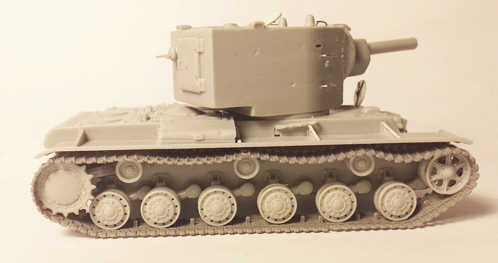 * 1/72 Fil rouge 2022 / CCCP : KV-2             Trumpeter   20220322