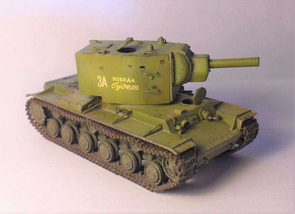 * 1/72 Fil rouge 2022 / CCCP : KV-2             Trumpeter   20220331