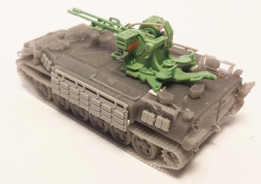 * 1/72 Fil rouge 2022 *** Made in C.C.C.P. 1/72 MT-LB ZSU 23 Terminé en pg 1 20220644