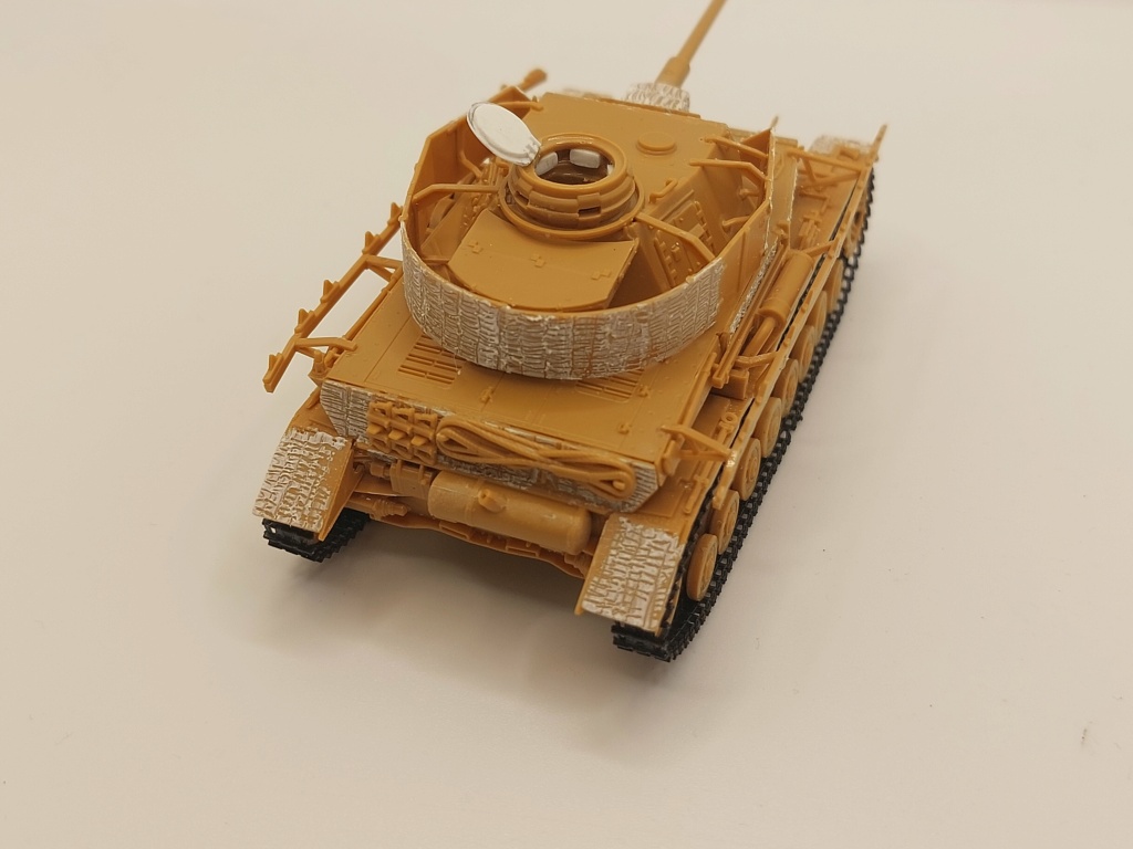* 1/72 Panzer IV Zvezda  20231027