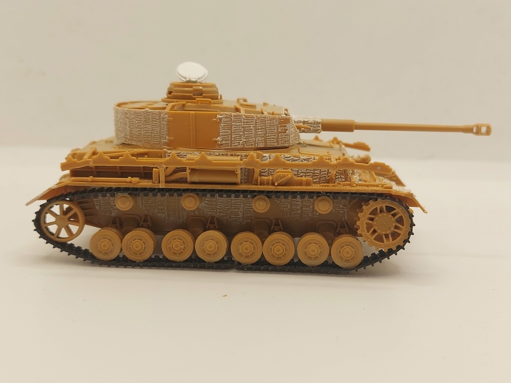 * 1/72 Panzer IV Zvezda  20231028