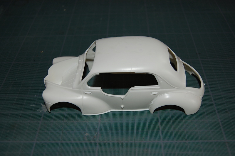 RENAULT 4cv "pie" 1/24ème Réf 80764 Dsc_0014