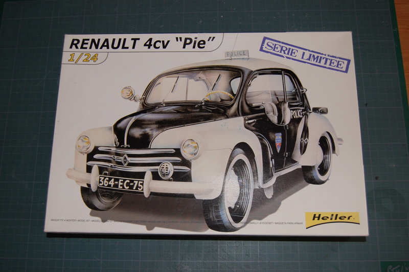 RENAULT  4cv "pie" 1/24ème Réf 80764 Dsc_0015