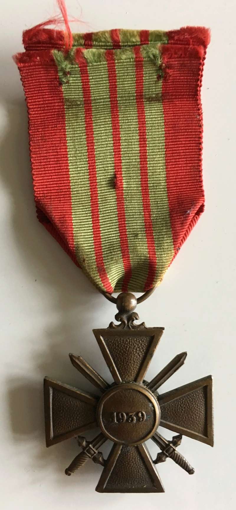 Médaille de la Croix de Guerre 1939 - Page 2 Img_5117