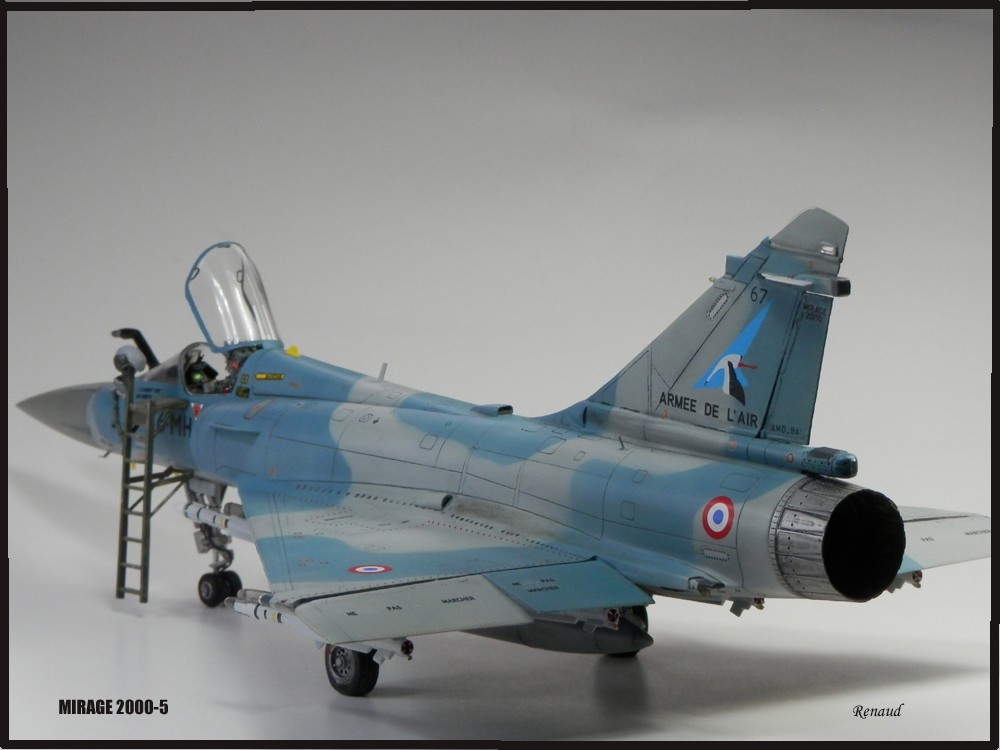 [HELLER] 1/48 - DASSAULT MIRAGE 2000-5 (+ kit Renaissance + planche Berna) Pa051310