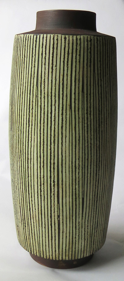 Poole Pottery 1960-1980 Part Two - Page 14 Img_6210