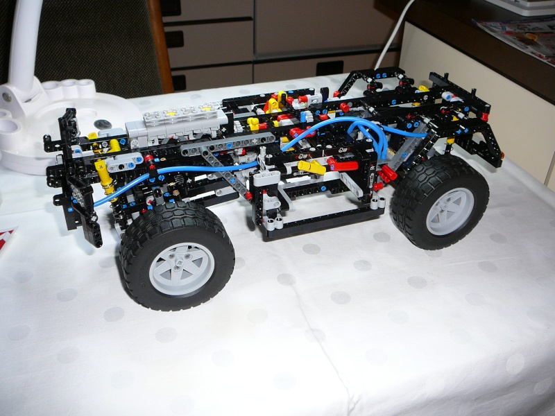 Der Unimog von LEGO-Technik P1140335