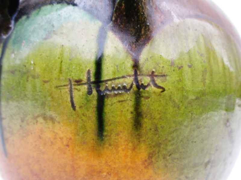 Vase en forme de pomme signature illisible ... Belge à moitié résolu Img_1214