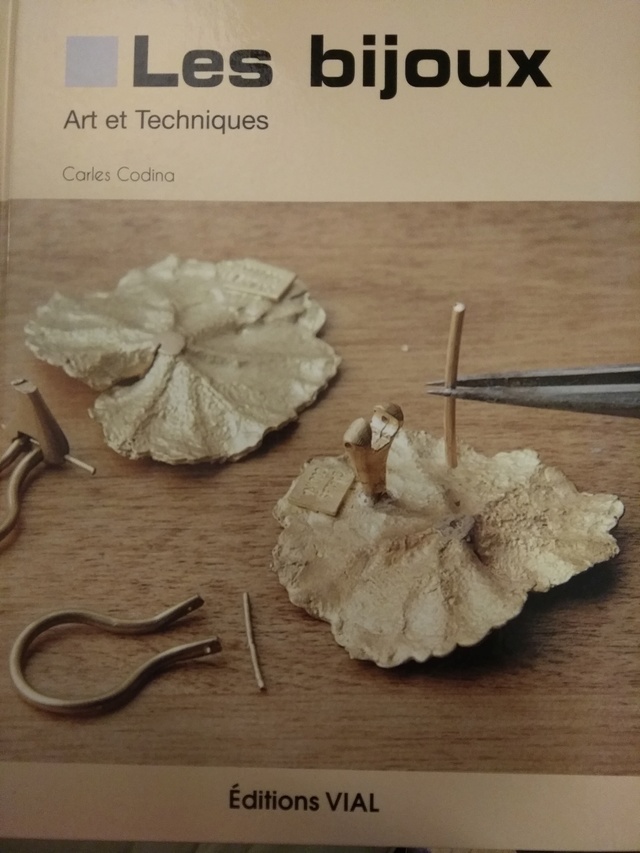 AV: livre " les bijoux"  art et techniques de Carles Codina  (doublon...) VENDU Cc_les10