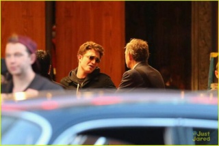 ROB SHOOTING AT PANTAGES THEATRE 31 MARCH Life3419