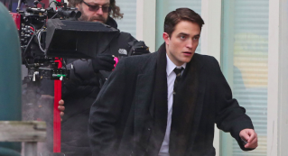NEW ARTICLE ABOUT ROB FILMING 'LIFE' Screen10