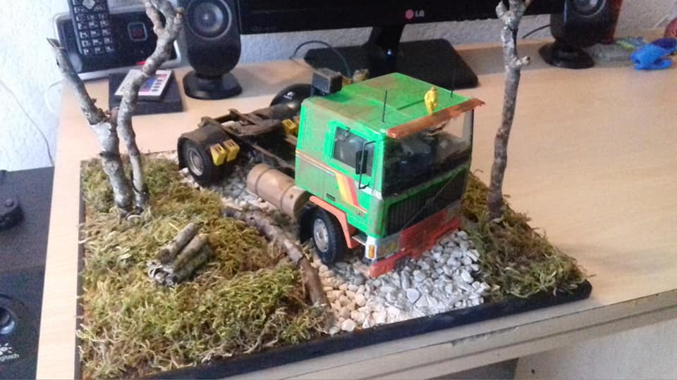 [ITALERI] VOLVO F12 en campagne ... 1/24ème Réf 751 43286510