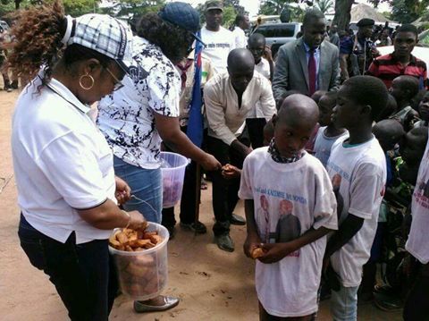 Gouverneur du Haut Katanga destitué pour avoir distribué des beignets aux enfants à Kashobwe Kazemb10