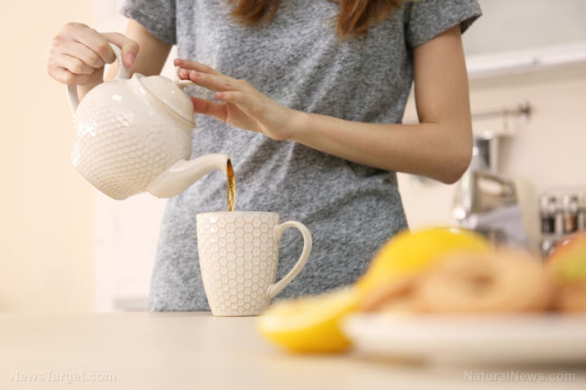 GUAVA LEAF TEA FIGHTS CANCER, LOWERS CHOLESTEROL AND TREATS DIABETES Tea-cu10