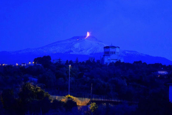 Le spettacolari immagini dell'Etna - Eruzione del 27 - 28 Febbraio 2017 Scherm12