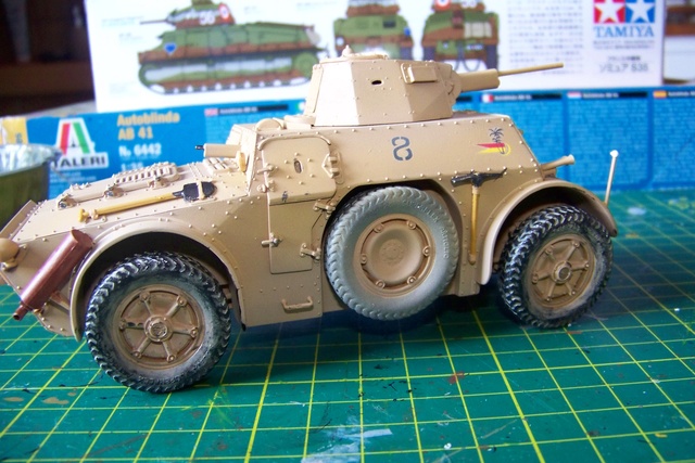 Autoblinda AB 41 Italeri 1/35 818410