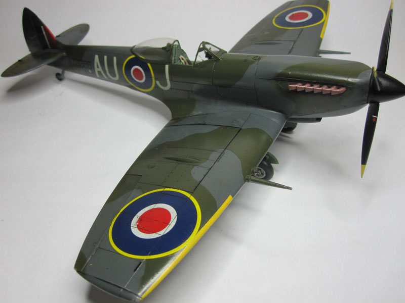 Supermarine Spitfire Mk.XVI / Revell, 1:48 Ansich12