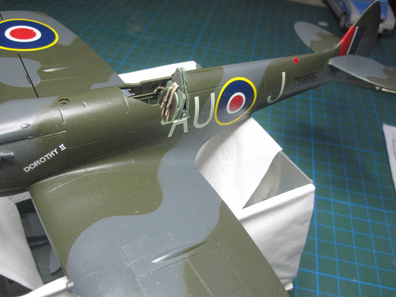Supermarine Spitfire Mk.XVI / Revell, 1:48 Stand-10