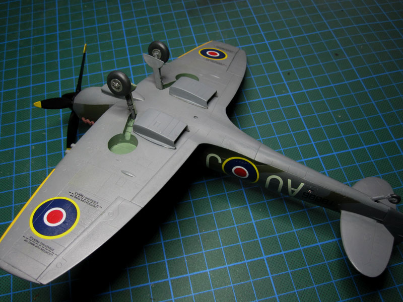 Supermarine Spitfire Mk.XVI / Revell, 1:48 Unten010