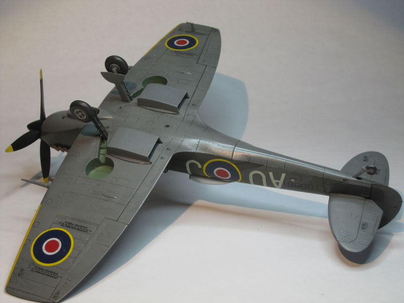 Supermarine Spitfire Mk.XVI / Revell, 1:48 Unten014