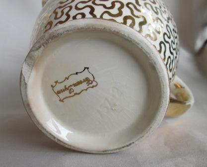 768 Teapot with ribbon lustre by Doris Bird Ribbon11