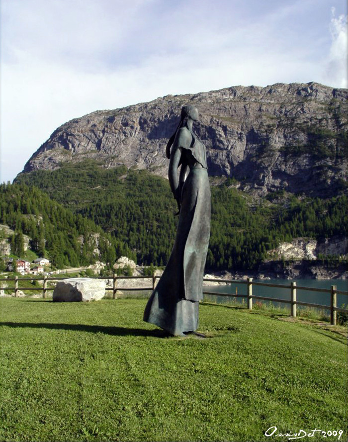 La Dame du Lac - Tignes - Savoie - France 24515410