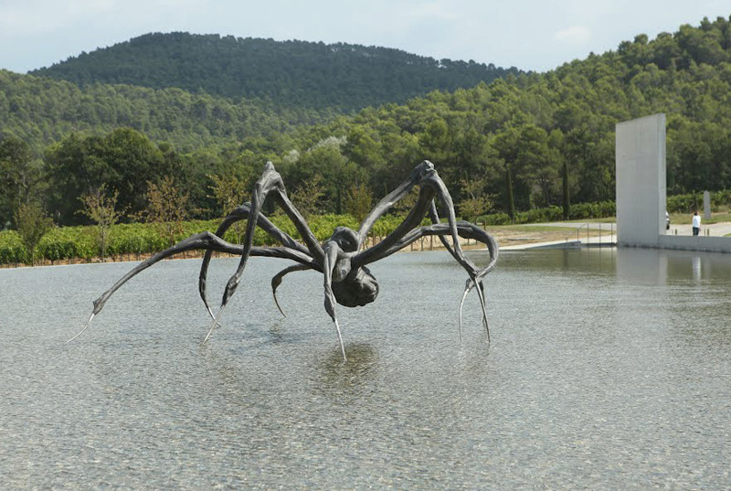 "Maman", les araignées-sculptures de Louise Bourgeois dans le monde 79107910