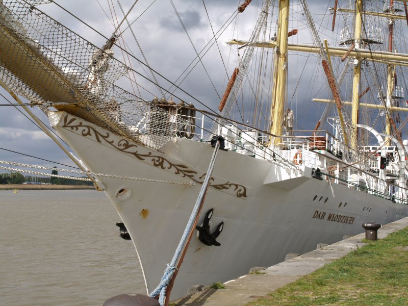 Dar Mlodziezy: das polnische Segelschulschiff in Antwerpen  P4180411