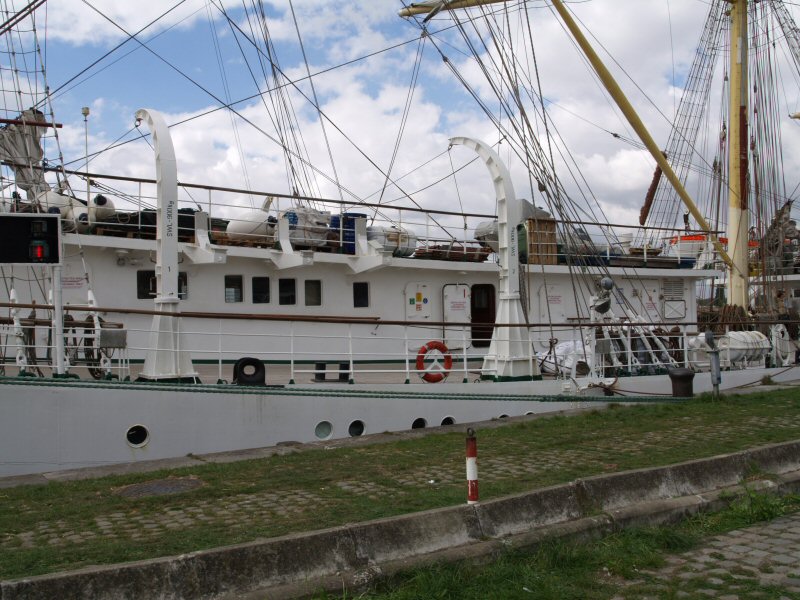 Dar Mlodziezy: das polnische Segelschulschiff in Antwerpen  P4180413