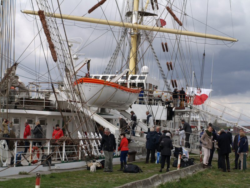 Dar Mlodziezy: das polnische Segelschulschiff in Antwerpen  P4180414