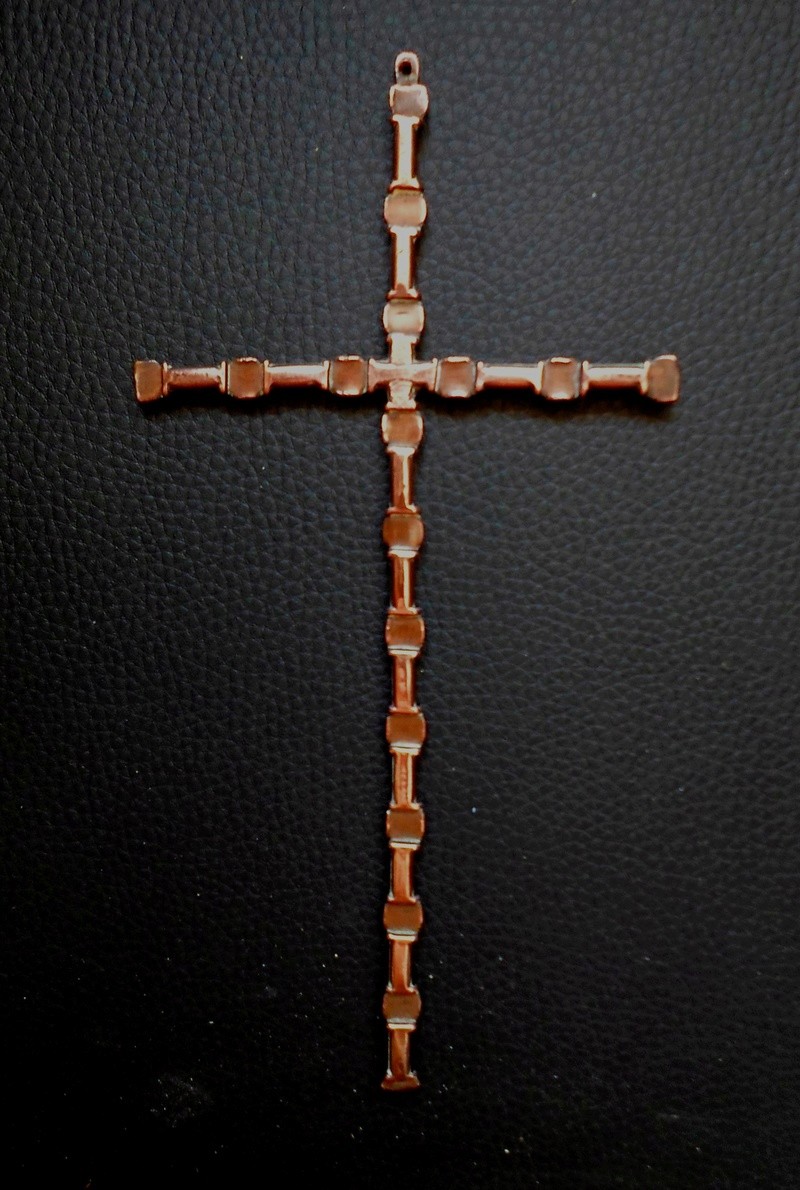 Une croix en cuivre objet de tranchée en bagues d'obus WW1 Croix10