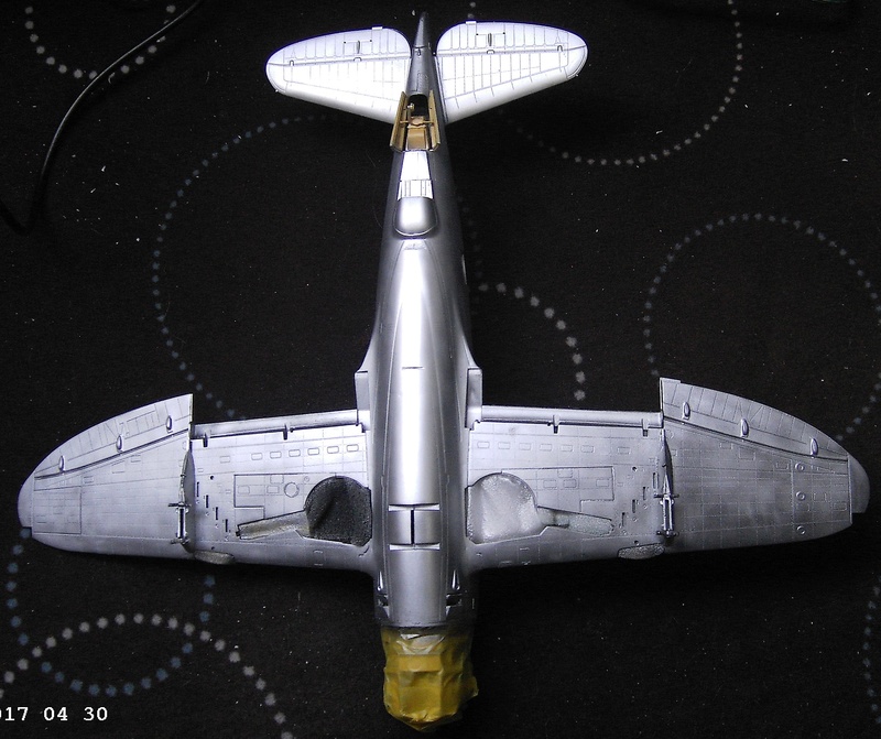 Republic P-47D Thunderbolt Bubbletop / Kinetic, 1:24 - Seite 2 Pict5912